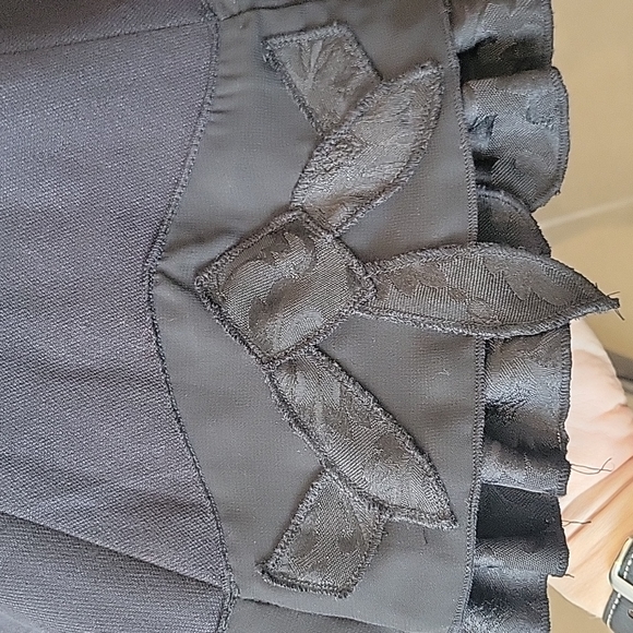 Womens long skirt with beautiful hem detail - Picture 2 of 6